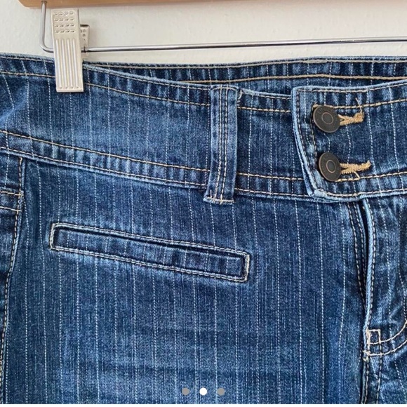 Jeans - Picture 2 of 3